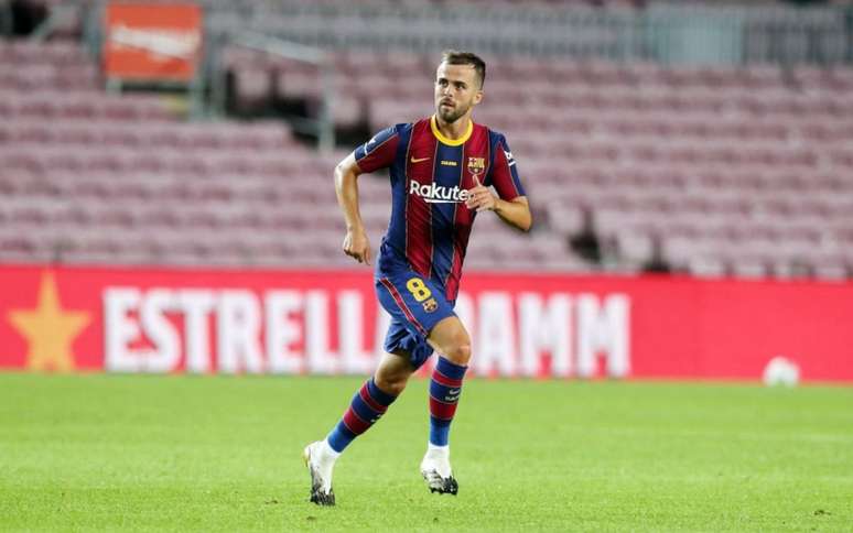 Pjanic em ação pelo Barcelona contra o Elche no último sábado (Foto: Miguel Ruiz / Barcelona)