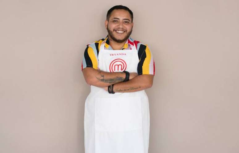 Aos 35 anos de idade, Tyranda quer trocar sua carreira no mercado de turismo pelo mundo da cozinha. Como homem trans, revela ter sofrido muito preconceito ao longo da vida. &nbsp;