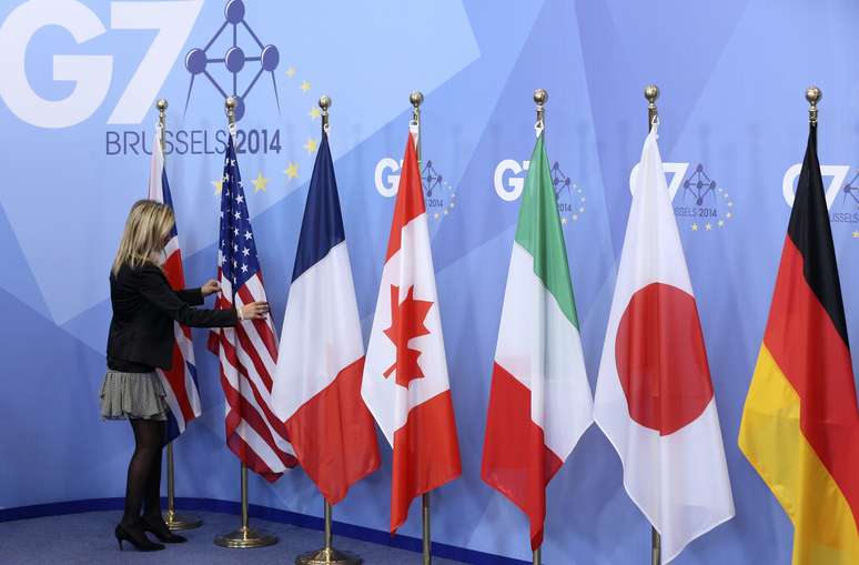 Bandeiras de países do G7 durante cúpula do grupo em Bruxelas, Bélgica 
05/06/2014
REUTERS/Francois Lenoir