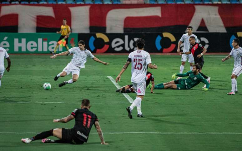 'É pegar as lições desses erros e não cometê-los mais', diz Odair Hellmann (Heber Gomes/Atlético GO)