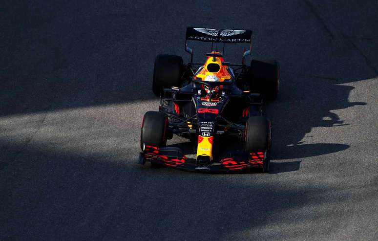 Max Verstappen não ficou plenamente satisfeito com a sexta-feira em Sóchi 