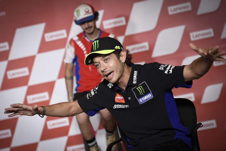 Valentino Rossi garante que vai correr em 2021 