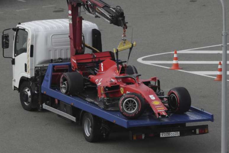 Vettel bateu forte durante o Q2 do treino classificatório