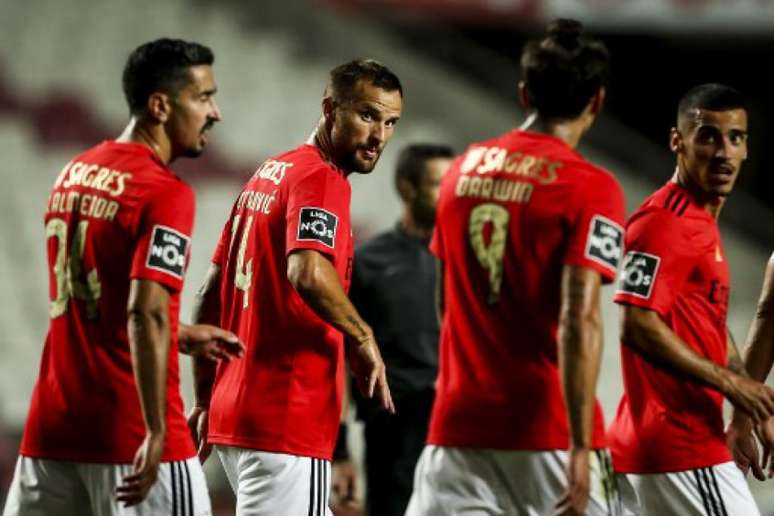 Benfica venceu o Moreirense por 2 a 0 jogando futebol de muita variedade ofensiva (CARLOS COSTA / AFP)