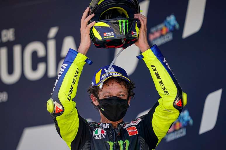 Rossi continua na MotoGP em 2021 
