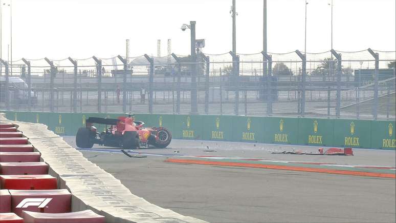 Sebastian Vettel bate com força durante classificação em Sóchi 
