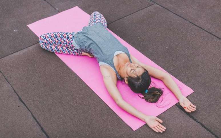 Pratique yoga para ter mais disposição -