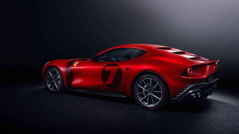 Novíssima e exclusiva Ferrari Omologata traz elementos de clássicos como a 250 LM e 250 GTO.