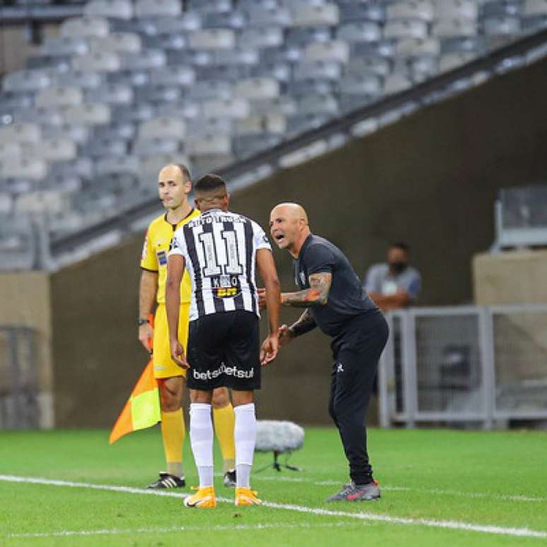 Sampaoli teve a colaboração vital de Keno para a boa noite de futebol do Galo diante do Grêmio-(Bruno Cantini/Atlético-MG)