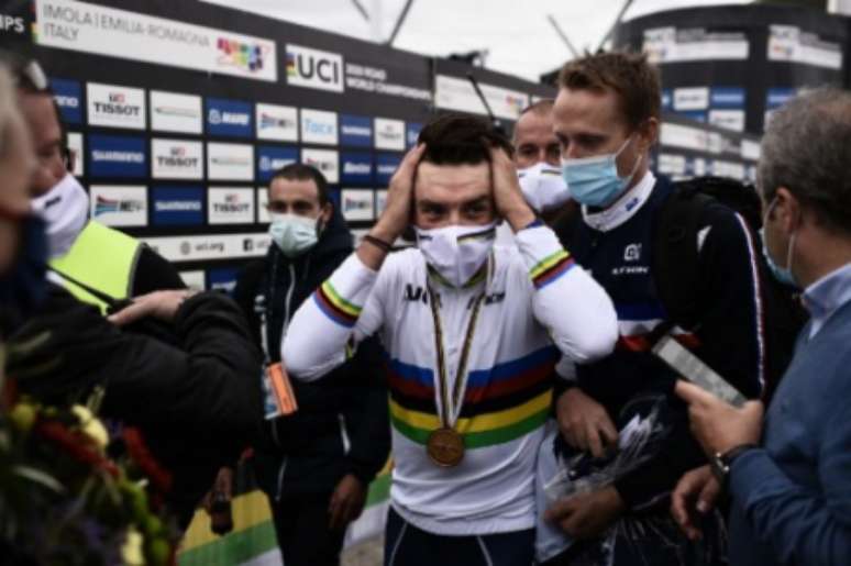 Julian Alaphillippe é o campeão mundial de ciclismo em 2020