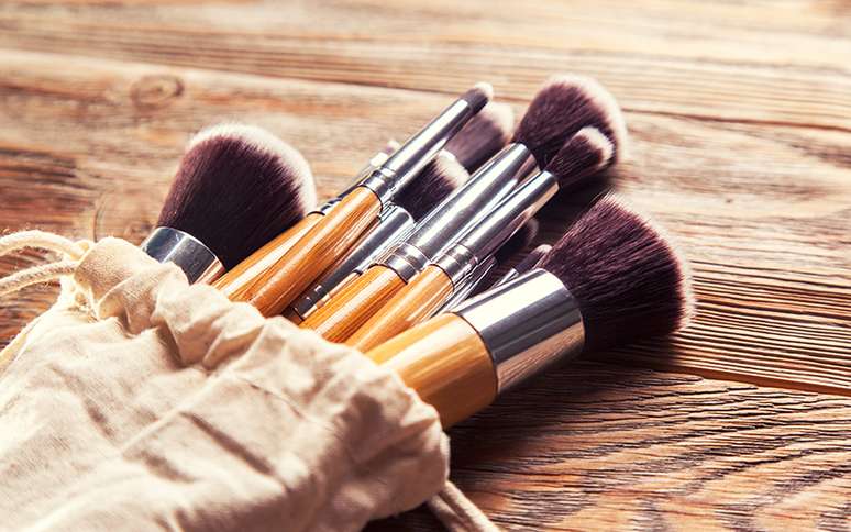 Como limpar pincéis de maquiagem: dicas para higienizá los corretamente