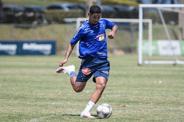 Zé Eduardo tem nove gols na temporada e pode ser uma novidade no Cruzeiro diante da Ponte Preta-(Gustavo Aleixo/Cruzeiro)
