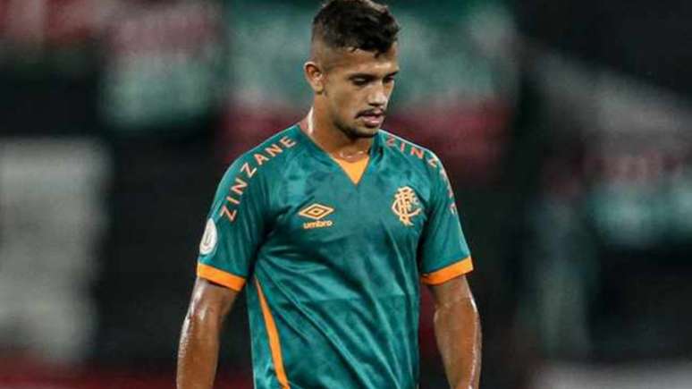 Aos 21 anos,Wisney disputou a sua primeira partida pela equipe profissional do Fluminense na goleada sobre o Coritiba(Lucas Merçon/FFC)