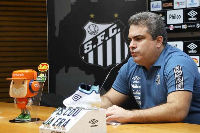 Rollo busca aproximação de pré-candidatos à gestão (Foto: Pedro Ernesto Guerra Azevedo/Santos FC)