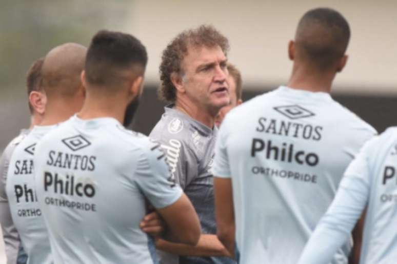 Nesta terça-feira (30), Cuca comandou a última atividade no Brasil antes da partida contra o Olimpia (Foto: Ivan Storti/Santos FC)