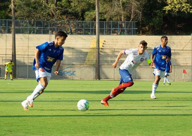 O time baiano conseguiu lidar melhor com o forte calor na capital mineira e saiu vencedor do duelo-(Rodolfo Rodrigues/Cruzeiro)