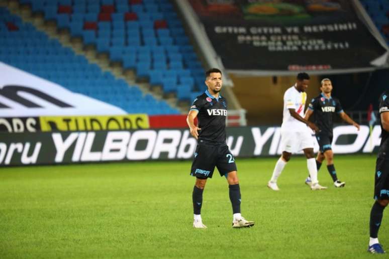 Flavio comemorou a vitória do Trabzonspor no Campeonato Turco (Foto: Divulgação/Trabzonspor)