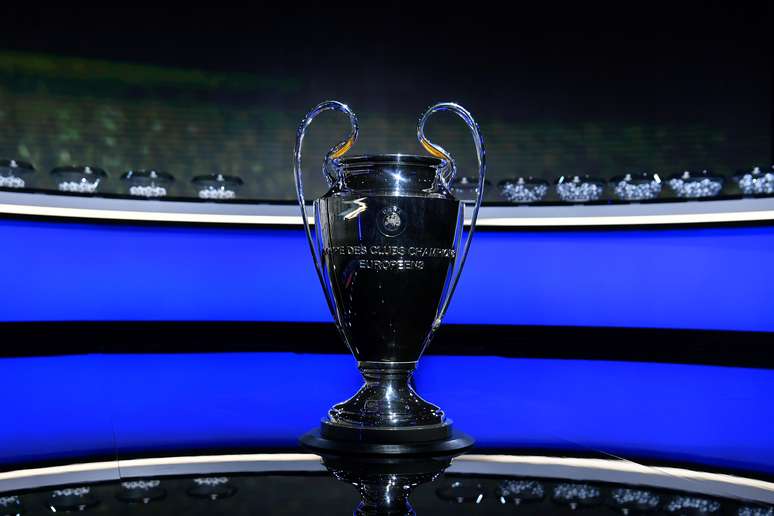 Trof&eacute;u da Liga dos Campe&otilde;es durante sorteio da fase de grupos do torneio
01/10/2020 UEFA Pool/Divulga&ccedil;&atilde;o via REUTERS