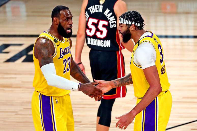 LeBron James e Anthony Davis foram os destaques dos Lakers