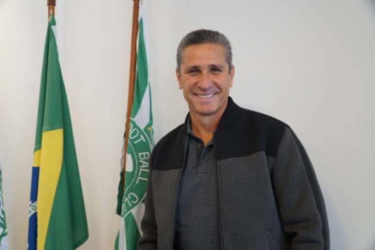 Jorginho voltou ao Coritiba oito meses após ter conduzido a equipe ao acesso à elite (Foto: Divulgação/Coritiba)