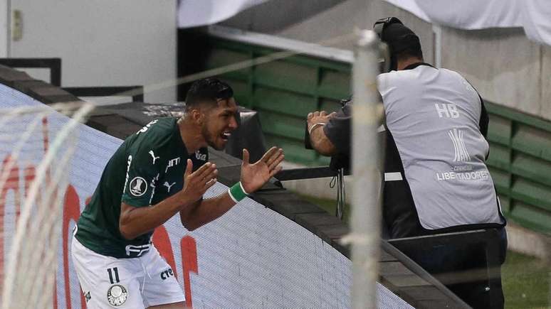 Rony festeja o primeiro gol com a camisa do Palmeiras (Foto: Cesar Greco/Agência Palmeiras)