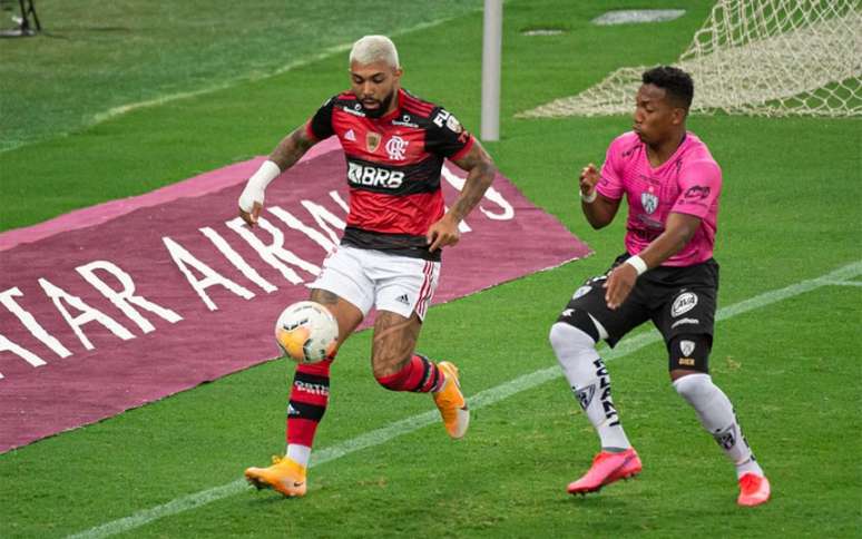 O atacante Gabriel Barbosa em ação antes de deixar o campo contra o Del Valle (Foto: Alexandre Vidal/Flamengo)