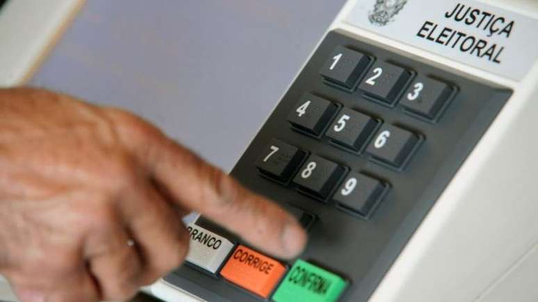 Parte do PSOL passou a defender que Wesley Teixeira n&atilde;o deve concorrer pelo partido, a menos que devolva doa&ccedil;&otilde;es