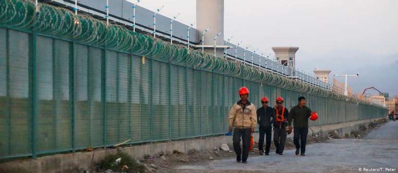 "Campo de reeducação" na região autônoma de Xinjiang