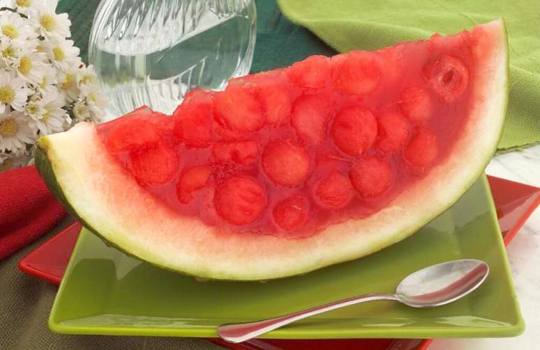 Guia da Cozinha - Receitas inusitadas e deliciosas para fazer com melancia