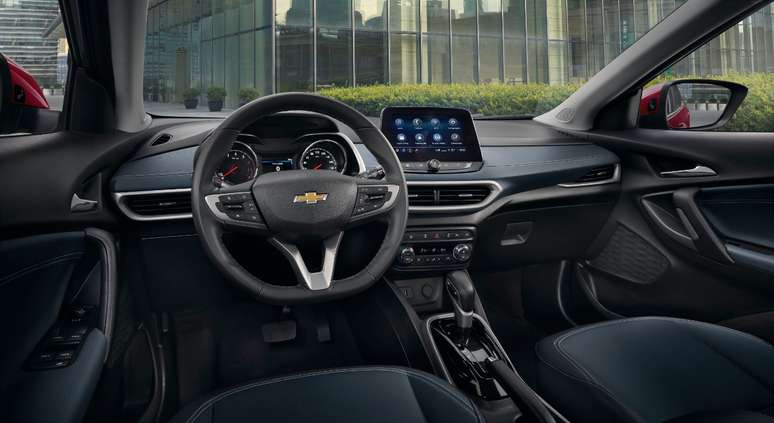 Interior do Chevrolet Tracker LT: multimídia MyLink é um dos pontos altos do carro.