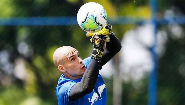 Julio César encontra novamente seu ex-clube, o Corinthians