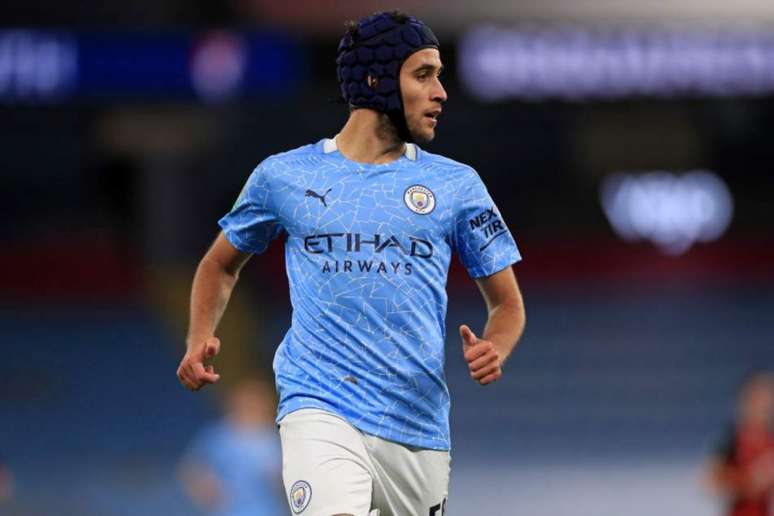 Eric García começou a temporada como titular do Manchester City (Foto: MIKE EGERTON / POOL / AFP)