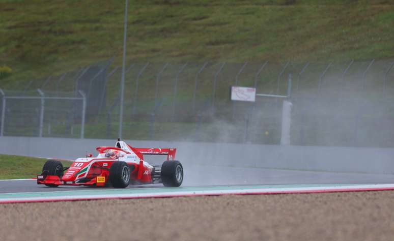 Gianluca Petecof &eacute; segundo no campeonato 