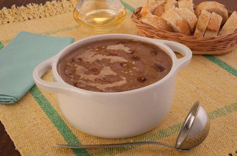 Guia da Cozinha - 3 dicas pr&aacute;ticas para reaproveitar o feij&atilde;o que sobrou na geladeira