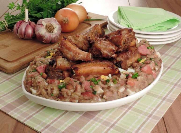 Guia da Cozinha - 3 dicas pr&aacute;ticas para reaproveitar o feij&atilde;o que sobrou na geladeira