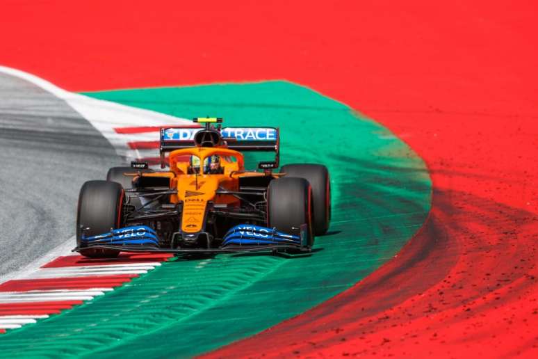 McLaren (com Lando Norris): Fórmula 1 faz dobradinha com os supercarros de rua.