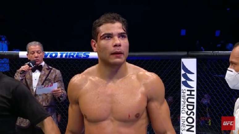 Paulo Borrachinha enfrentou Israel Adesanya pelo cinturão peso-médio no UFC 253 (Foto: Divulgação)