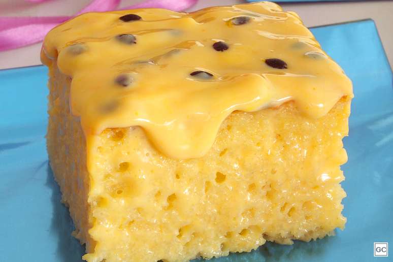 Guia da Cozinha - Receitas de bolos de maracuj&aacute; que voc&ecirc; precisa experimentar