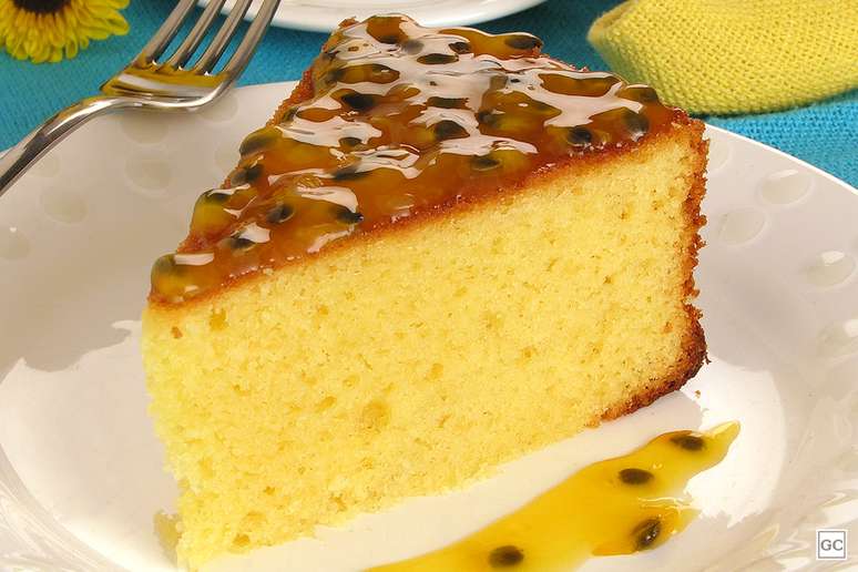 Guia da Cozinha - Receitas de bolos de maracuj&aacute; que voc&ecirc; precisa experimentar