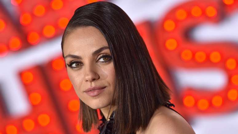 A atriz Mila Kunis disse que Perez Hilton &eacute; respons&aacute;vel pelo aumento de 'not&iacute;cias feias'