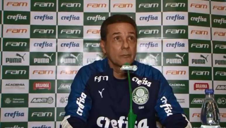Vanderlei Luxemburgo, técnico do Palmeiras, está sob forte pressão no comando da equipe