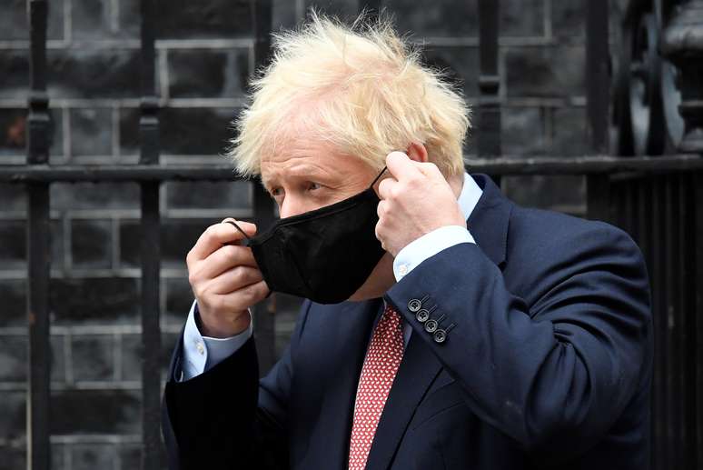 Premiê britânico, Boris Johnson, deixa residência oficial em Londres
06/10/2020 REUTERS/Toby Melville