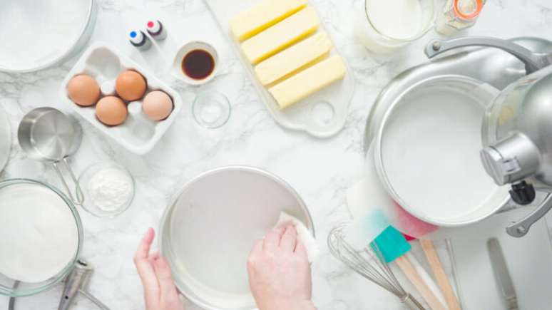 Guia da Cozinha - A massa grudou? Veja como untar forma do jeito certo e evite erros