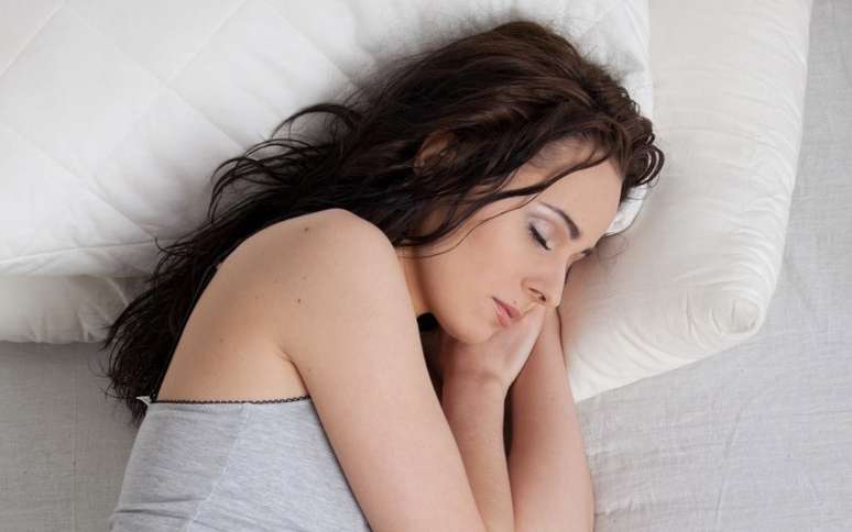 Confira 7 dicas simples para dormir melhor no calor