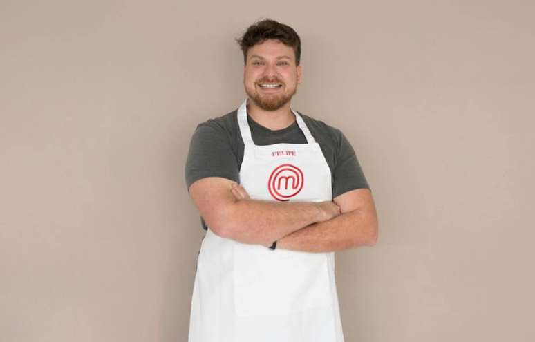 Engenheiro naval, Felipe n&atilde;o se sente realizado em sua profiss&atilde;o e busca mudar de &aacute;rea com o 'MasterChef Brasil', aos 27 anos. Participa do 13&ordm; epis&oacute;dio ao lado de sua m&atilde;e, Maria In&ecirc;s. &nbsp;
