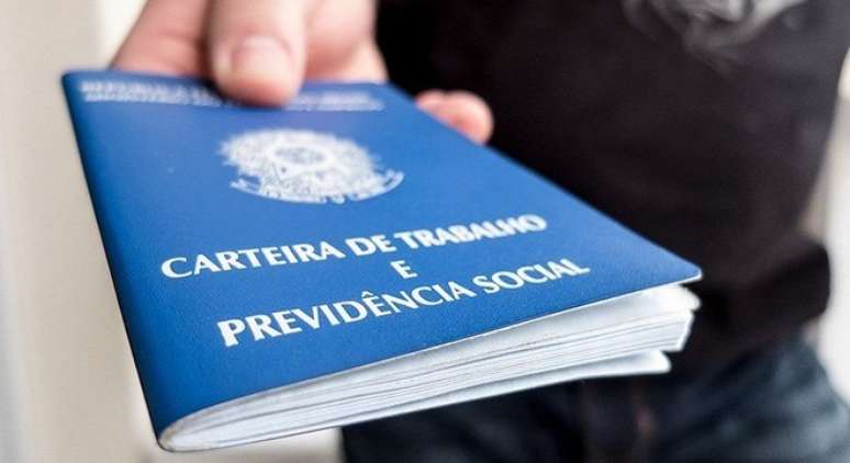 Pandemia trava emprego para trabalhadores acima dos 50 anos