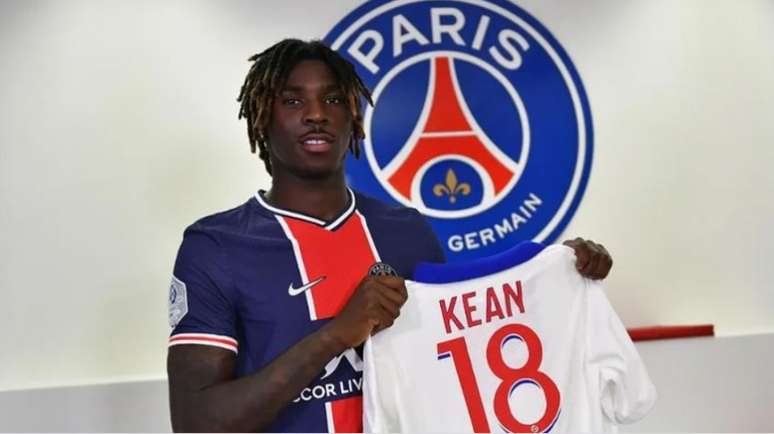 Moise Kean diz gostar de trabalhar próximo dos atacantes (Divulgação/Twitter do PSG)