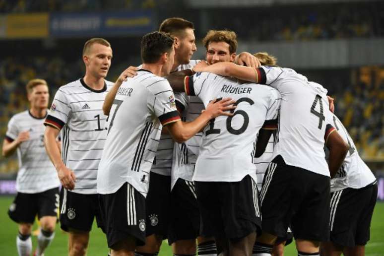 Goretzka marcou o segundo gol da Alemanha (Foto: Sergei SUPINSKY / AFP)