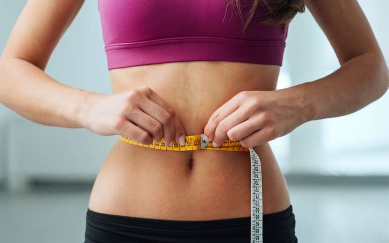 Barriga estufada: dicas para perder peso de maneira saud&aacute;vel