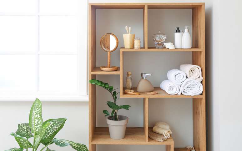 8 dicas para manter um banheiro pequeno organizado